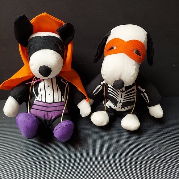 Snoopy and friend ready for trick or treat - Picture 2 of 2